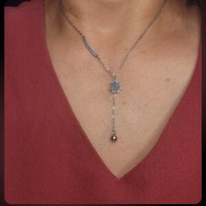 Flower pendant necklace ✨️